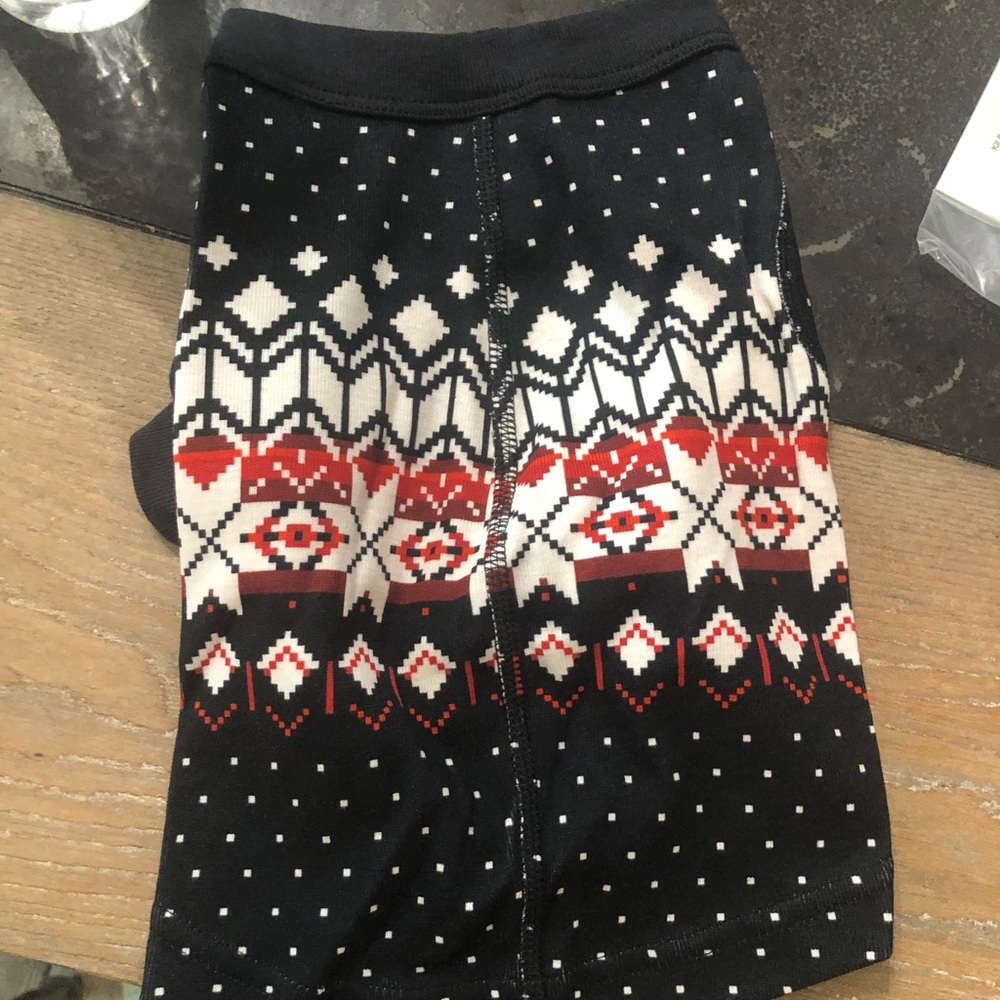 NWT Hanna Andersson dog family pajamas in Heritage Fairisle. Size small